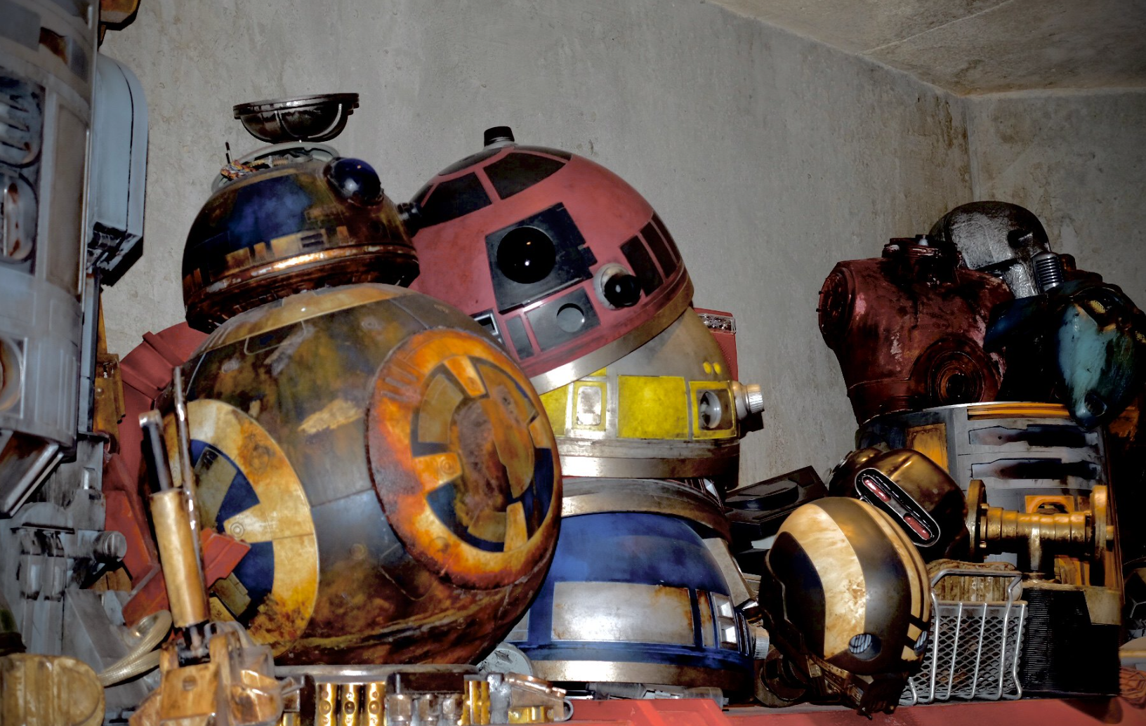 Droid Depot – Disneyland reservation alert